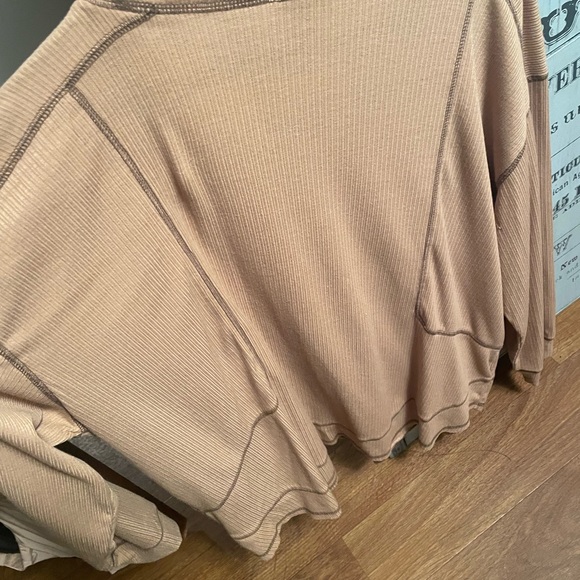 Cute boutique top - Picture 4 of 4